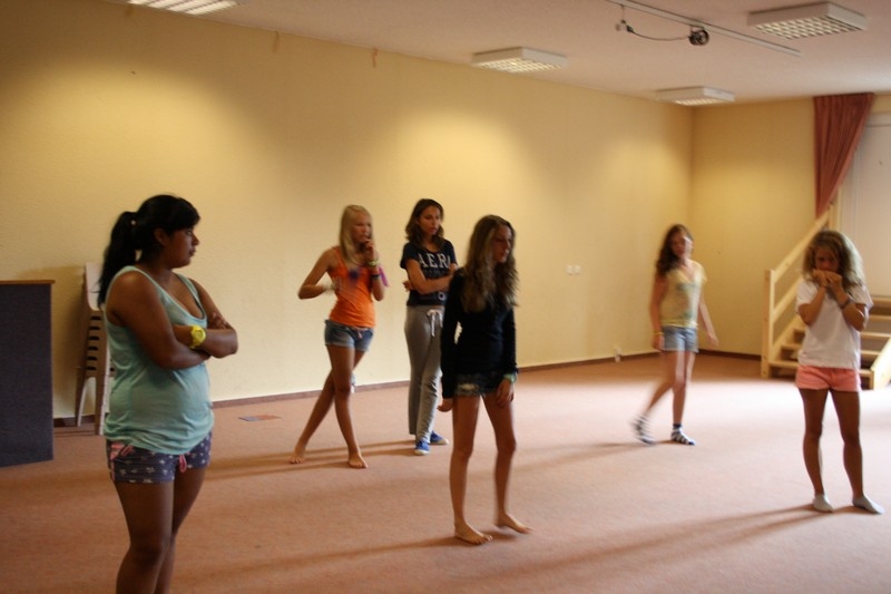 Village Camps International Summer Camp Leysin, Switzerland 2025-08-09 https://www.villagecamps.com/journals_admin/images/714-20-dance (10).jpg